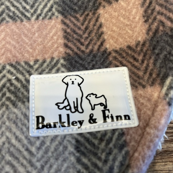 Barkley & Finn Dog Sweater - Picture 3 of 6